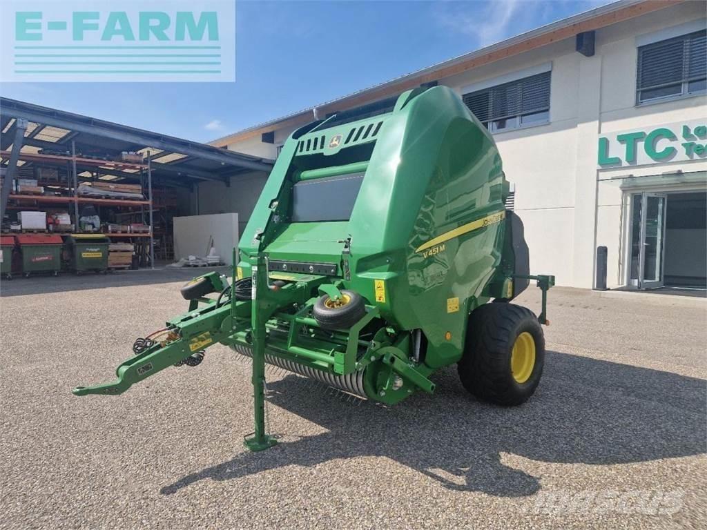 John Deere V451M Szögletes bálázók