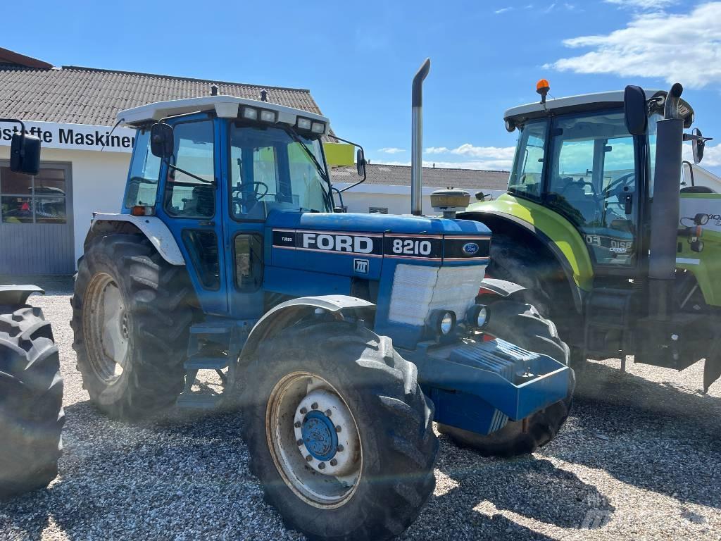 Ford 8210 Force III Traktorok