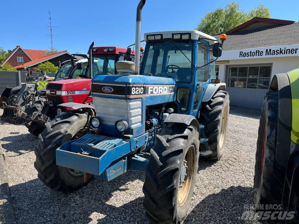Ford 8210 Force III Traktorok