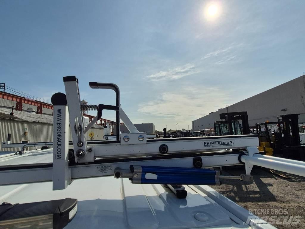 Ford Transit 250 Transporterek