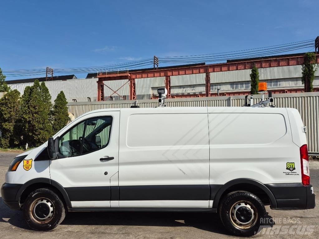 Ford Transit 250 Transporterek
