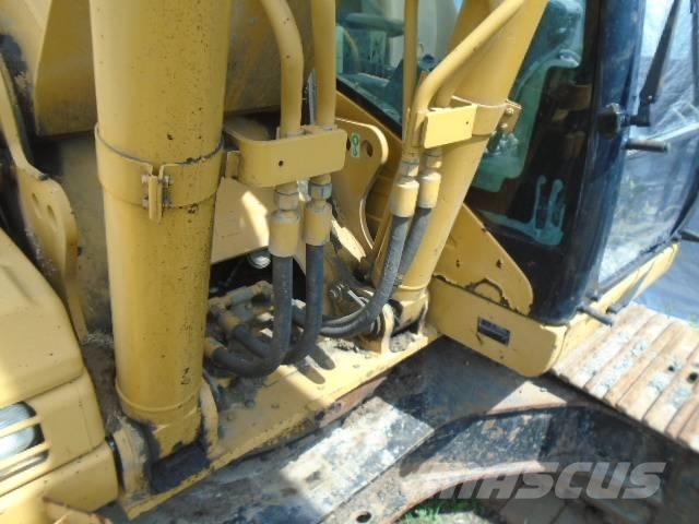 CAT 330 D L Lánctalpas kotrók