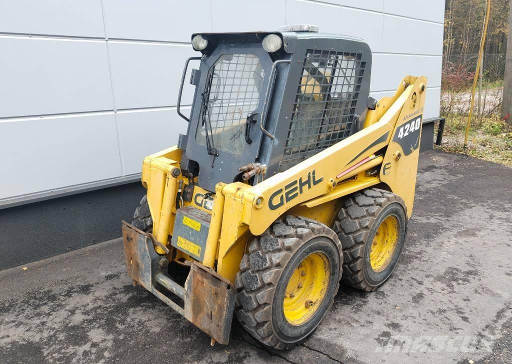 Gehl 4240 E Kompaktrakodók