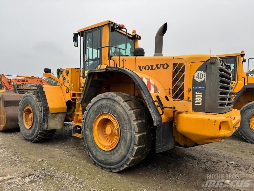 Volvo L 180 F Gumikerekes homlokrakodók
