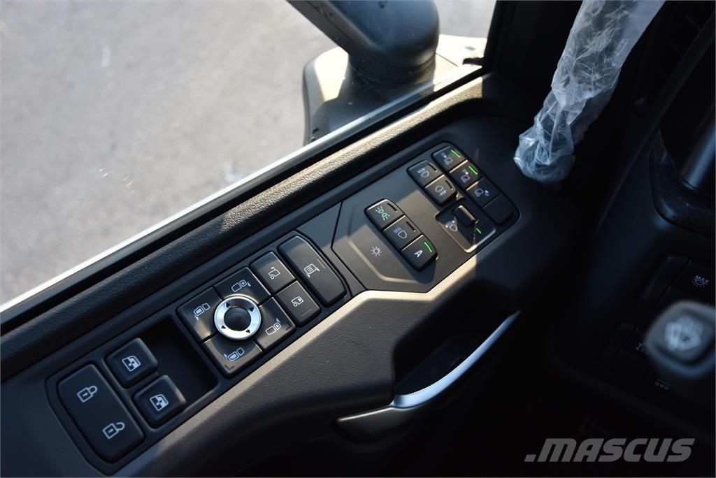 Scania R590 8X4 Fülkés alváz