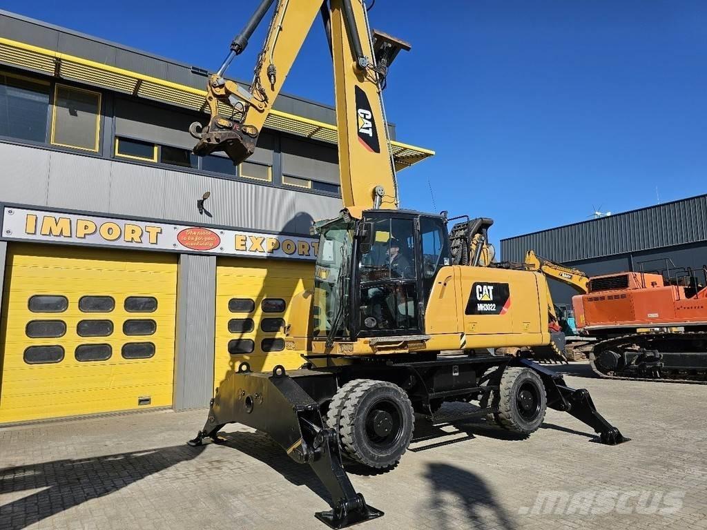 CAT MH 3022 Gumikerekes kotrók