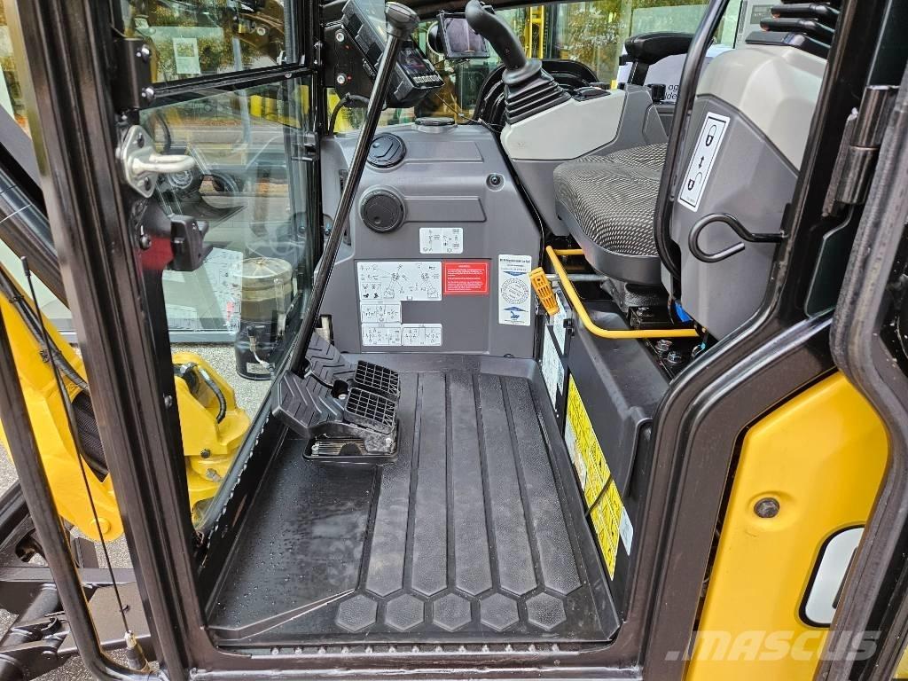 CAT 301.8 Mini kotrók < 7t