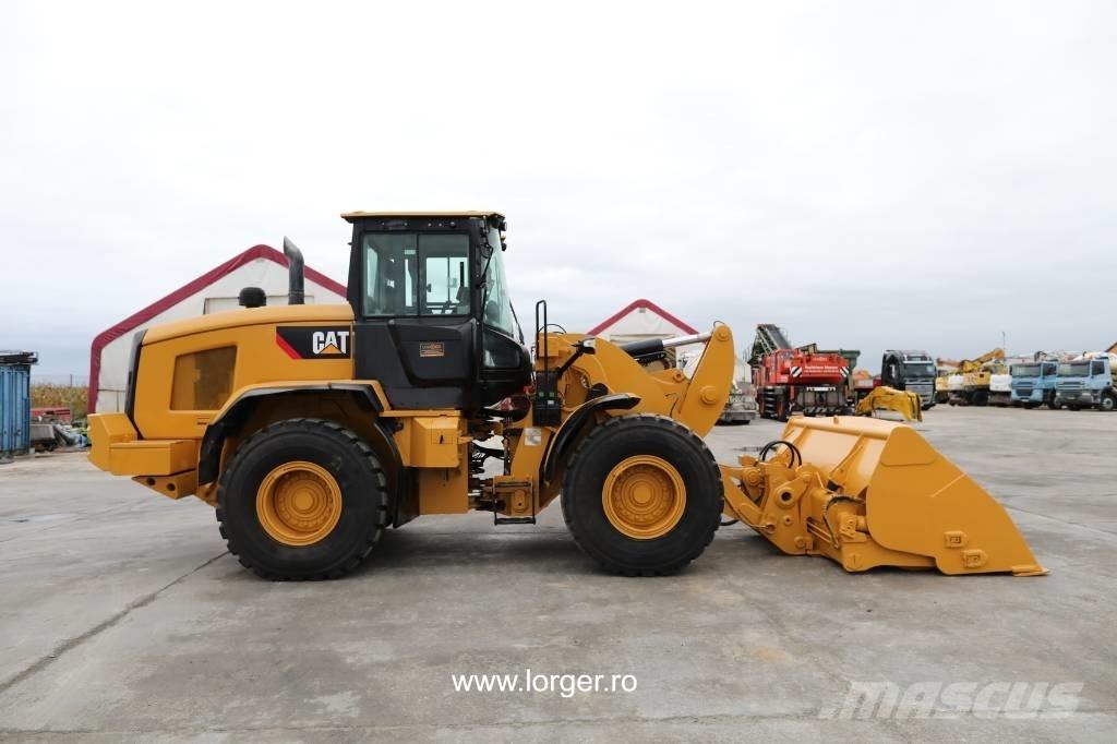 CAT 938 M Gumikerekes homlokrakodók