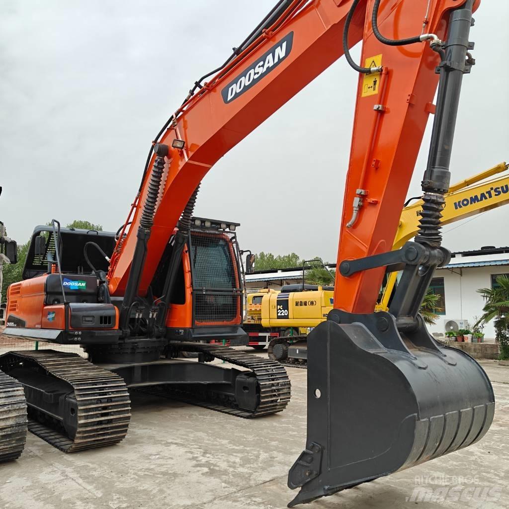Doosan 225-9C Lánctalpas kotrók