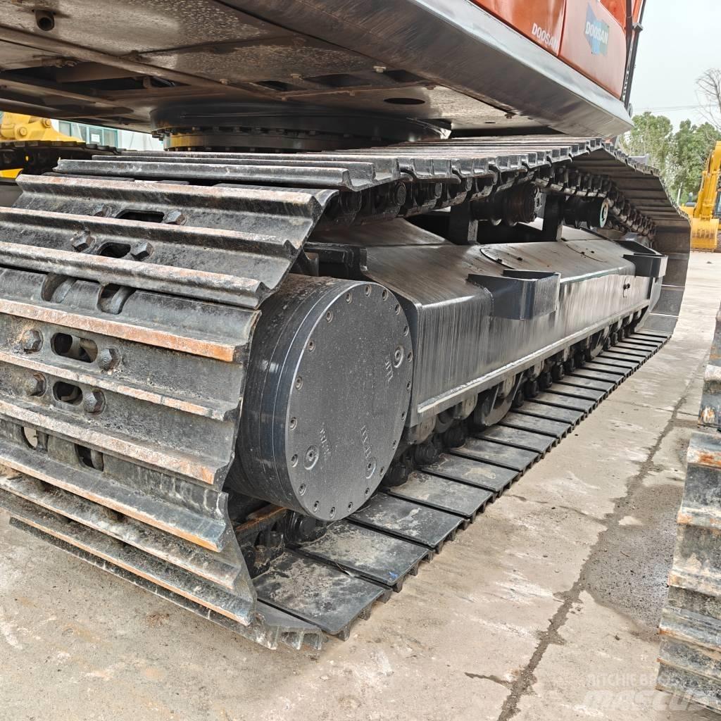 Doosan 225-9C Lánctalpas kotrók