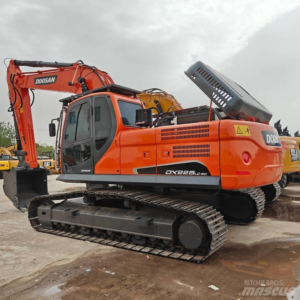 Doosan 225-9C Lánctalpas kotrók