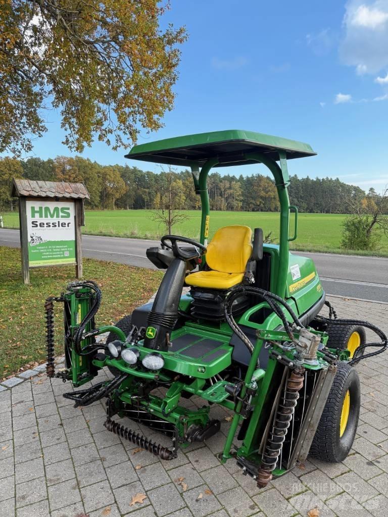 John Deere 8700 A Golfpálya fűnyírók
