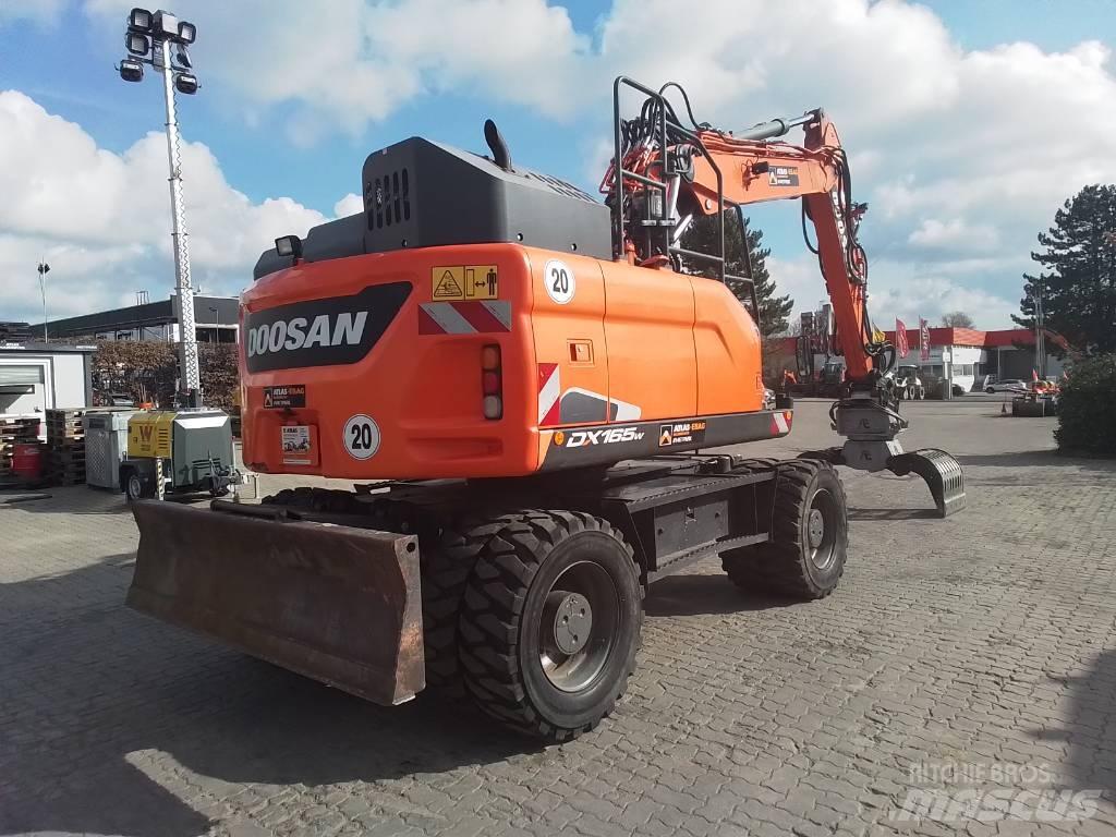 Doosan DX 165 W-5 Gumikerekes kotrók