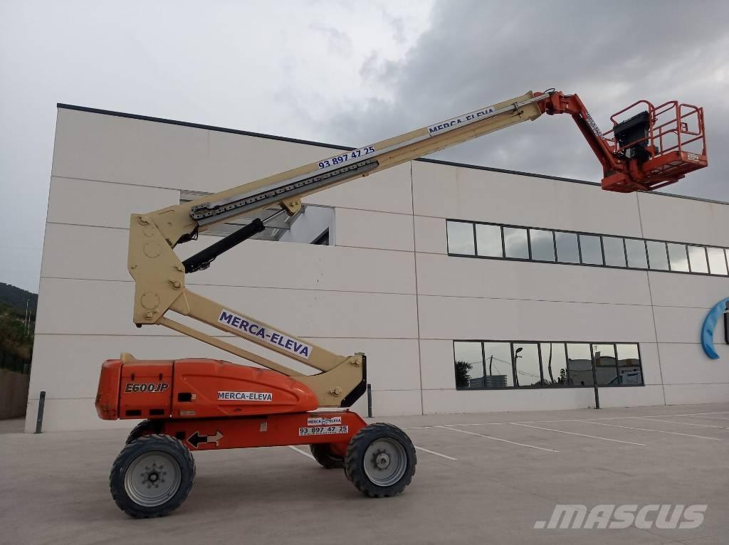 JLG E 600 JP Karos emelők