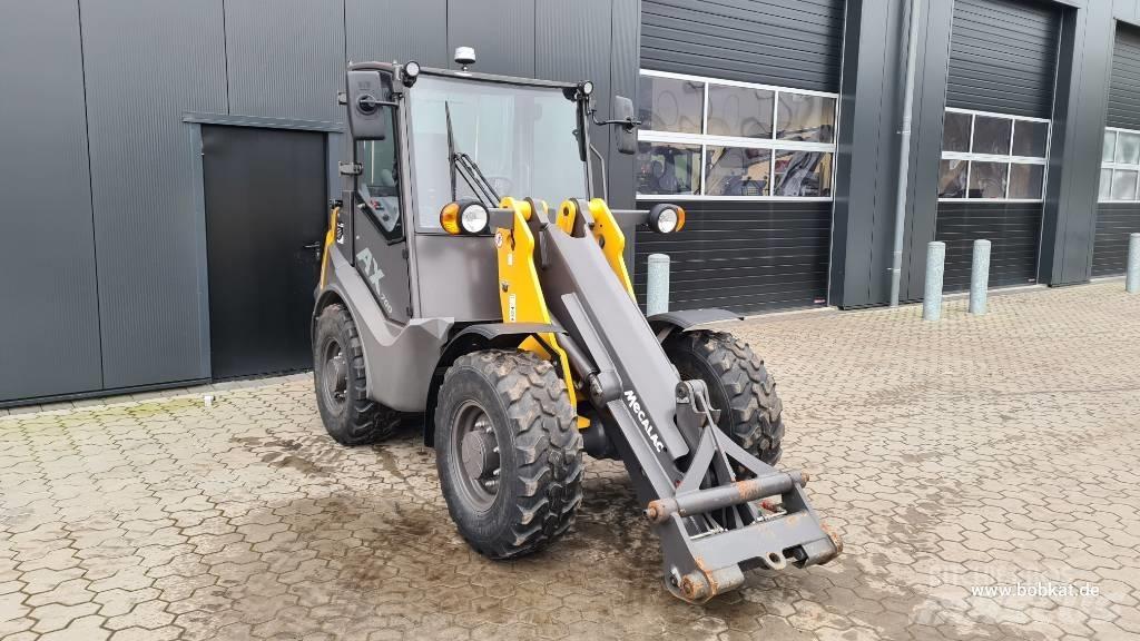 Mecalac AX 700 Gumikerekes homlokrakodók