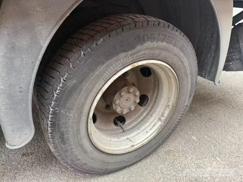 Mercedes-Benz 816 Dobozos teherautók