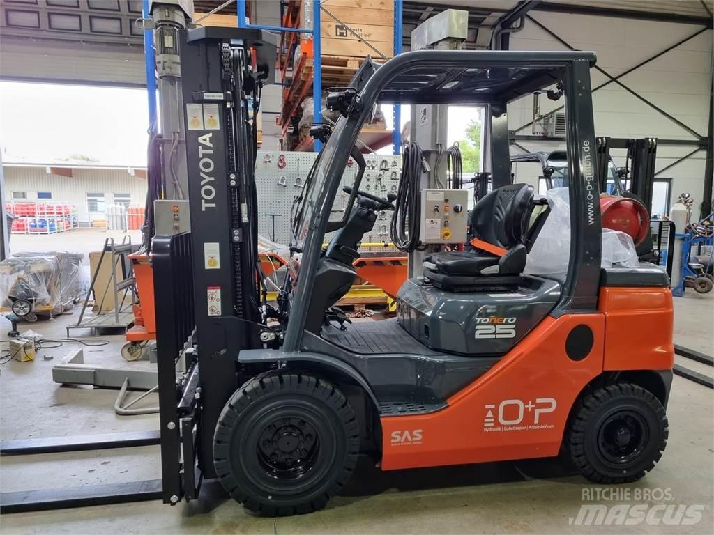 Toyota 02-8FGF25 Gázüzemű targoncák