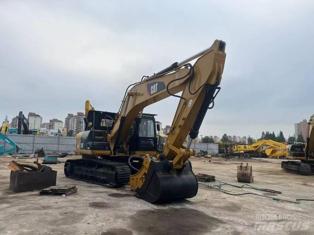 CAT 325D Lánctalpas kotrók