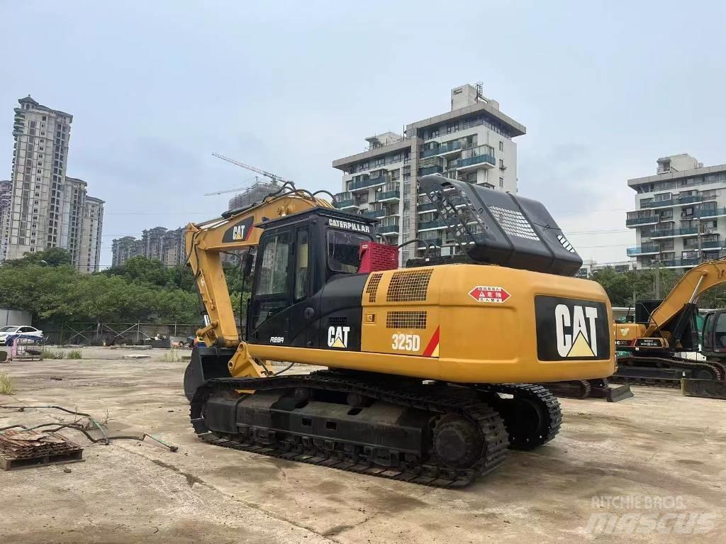 CAT 325D Lánctalpas kotrók