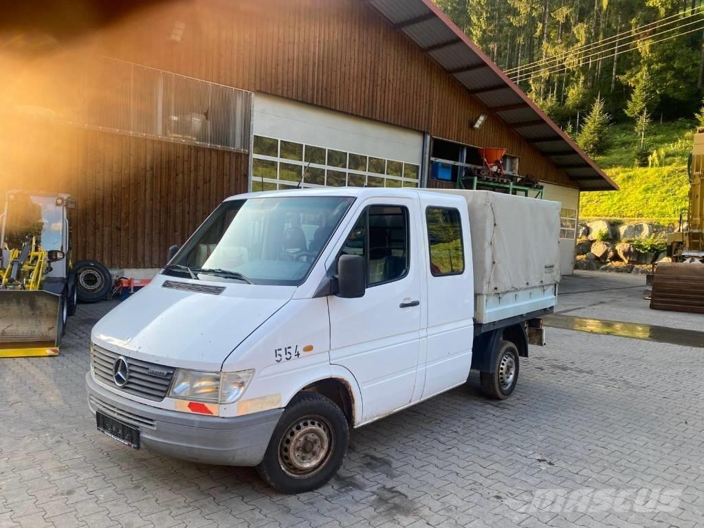 Mercedes-Benz 212 D Kis teherszállító/Platós kocsi