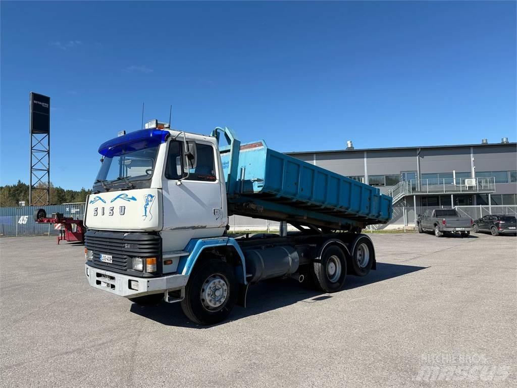 Sisu SM300 6x2 Multifunkciós teherautók