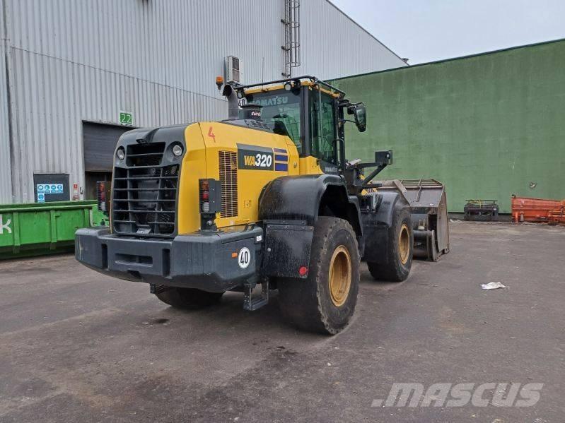 Komatsu WA 320-8 Gumikerekes homlokrakodók