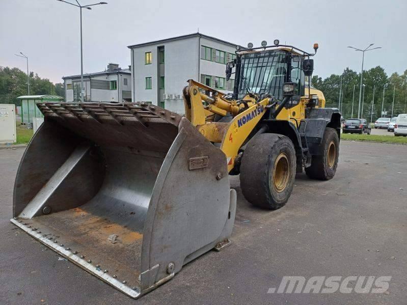 Komatsu WA 320-8 Gumikerekes homlokrakodók