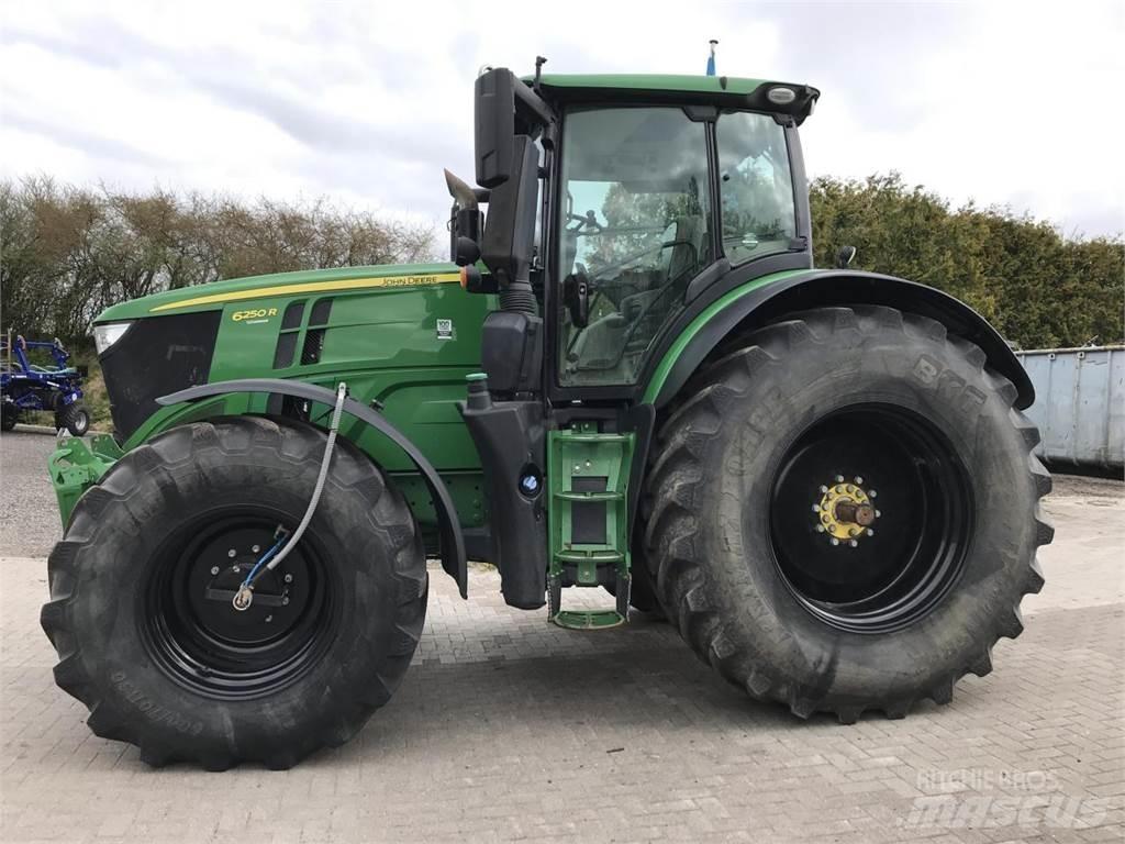 John Deere 6250R Traktorok