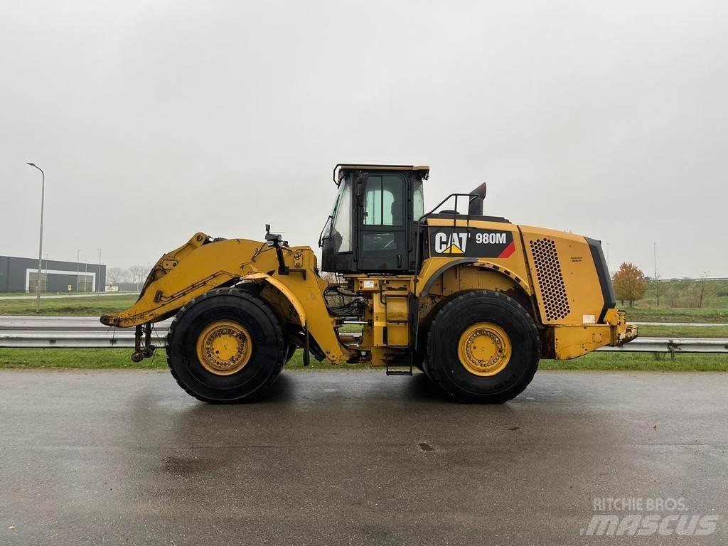 CAT 980M Gumikerekes homlokrakodók