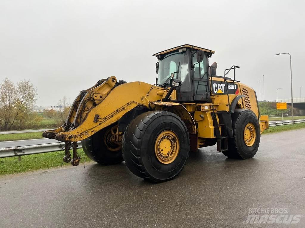CAT 980M Gumikerekes homlokrakodók