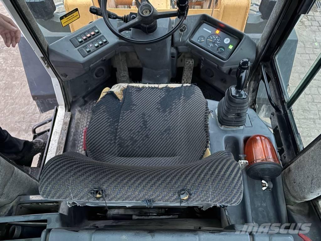 Liebherr L 522 Gumikerekes homlokrakodók