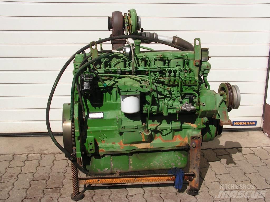 John Deere 2264 Motorok