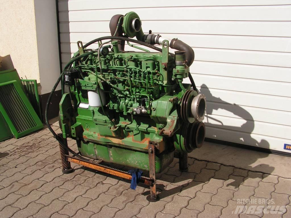 John Deere 2264 Motorok