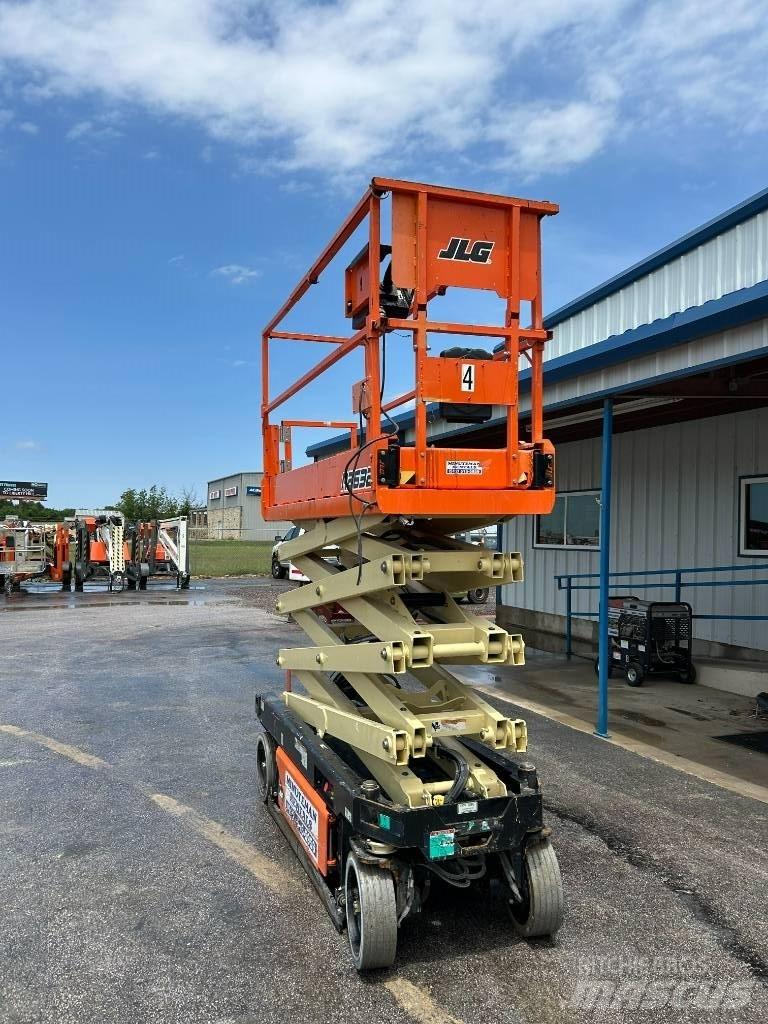 JLG R2632 Ollós emelők