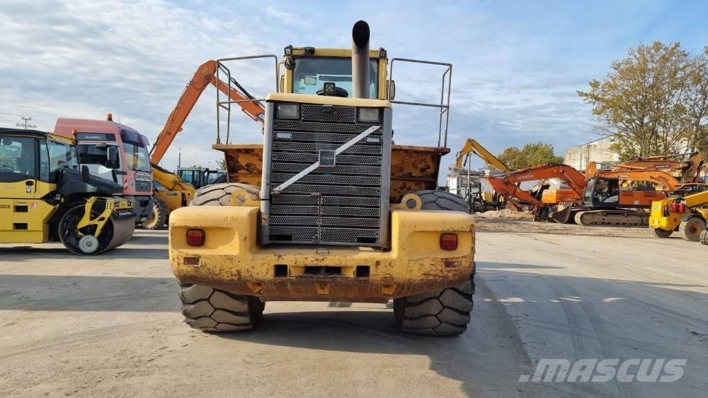 Volvo L 220 D Gumikerekes homlokrakodók