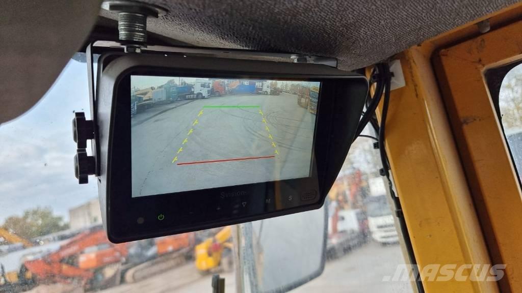 Volvo L 220 D Gumikerekes homlokrakodók