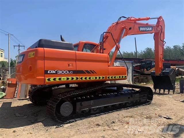 Doosan DX 300 LC Lánctalpas kotrók