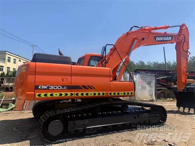 Doosan DX 300 LC Lánctalpas kotrók