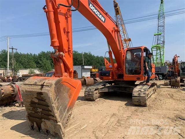 Doosan DX 300 LC Lánctalpas kotrók