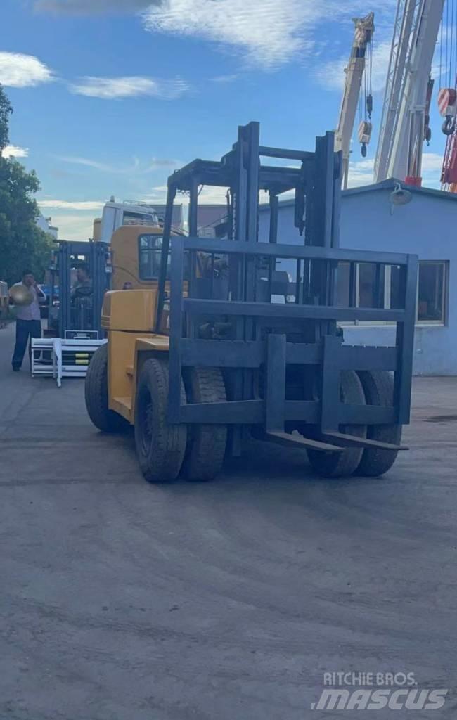 Komatsu 10 Ton Dízel targoncák