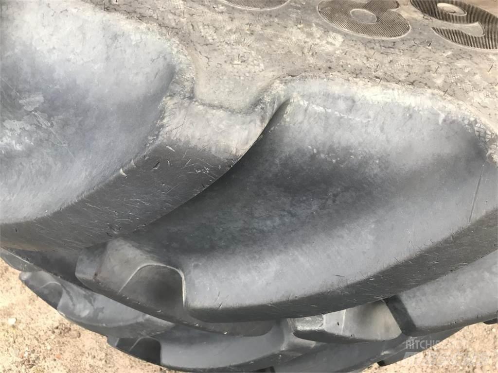 Mitas 680/80R42 Gumiabroncsok, kerekek és felnik