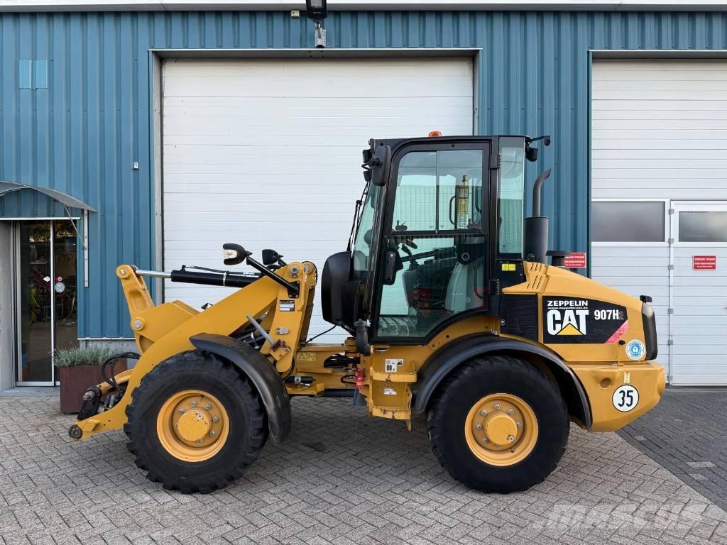 CAT 907 H Gumikerekes homlokrakodók