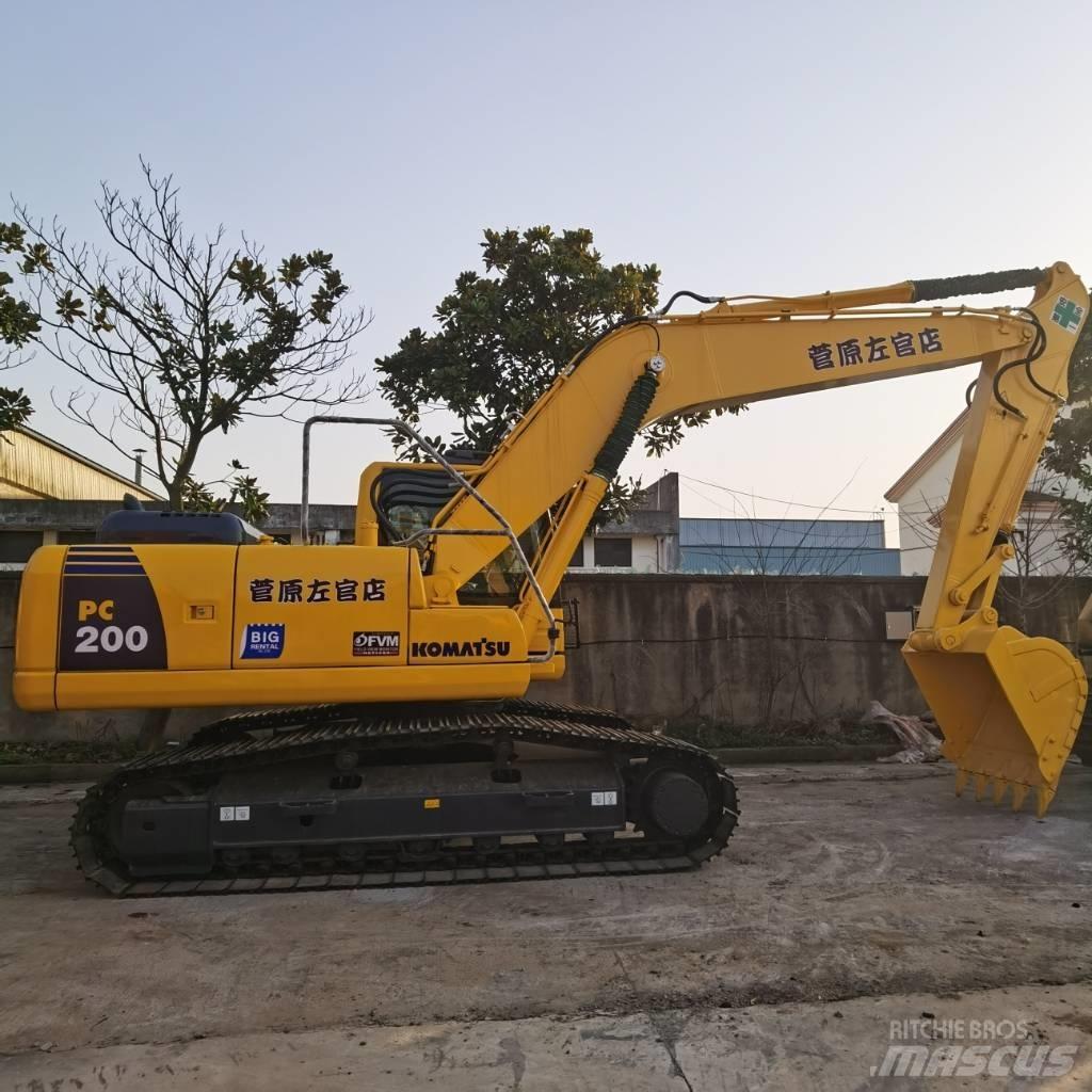 Komatsu PC 200-8 Lánctalpas kotrók