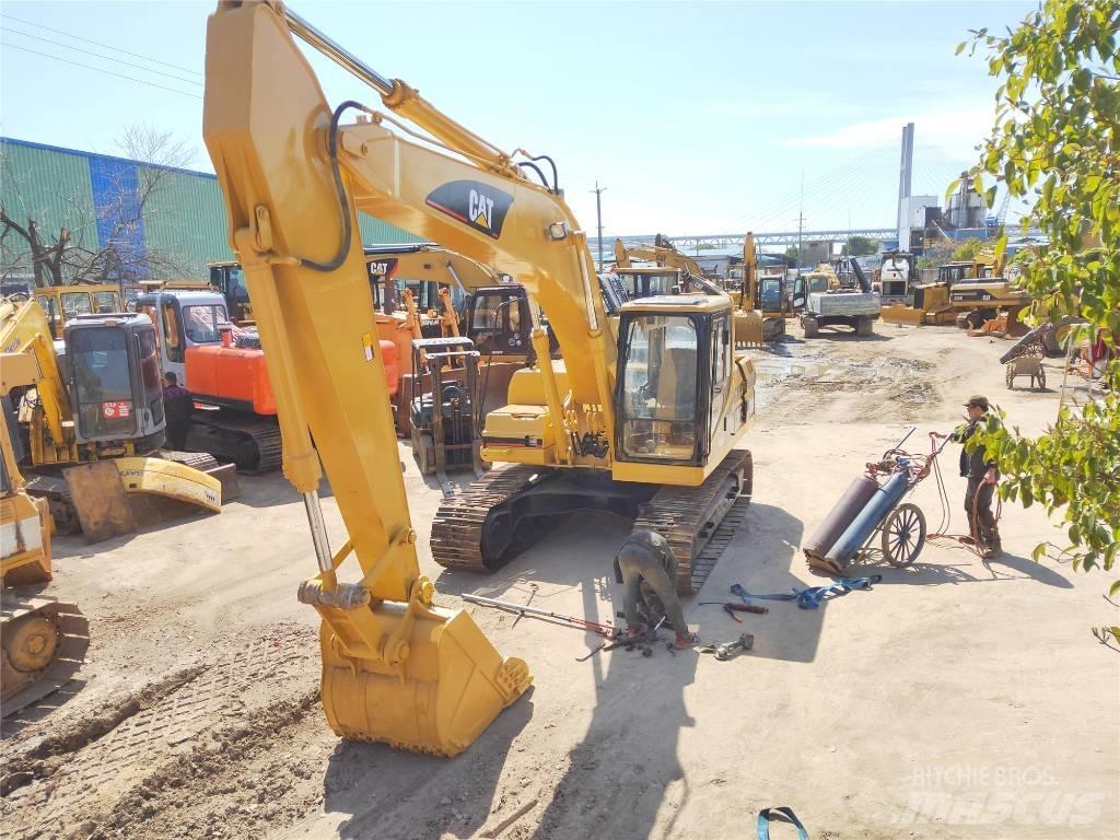 CAT 320B Lánctalpas kotrók