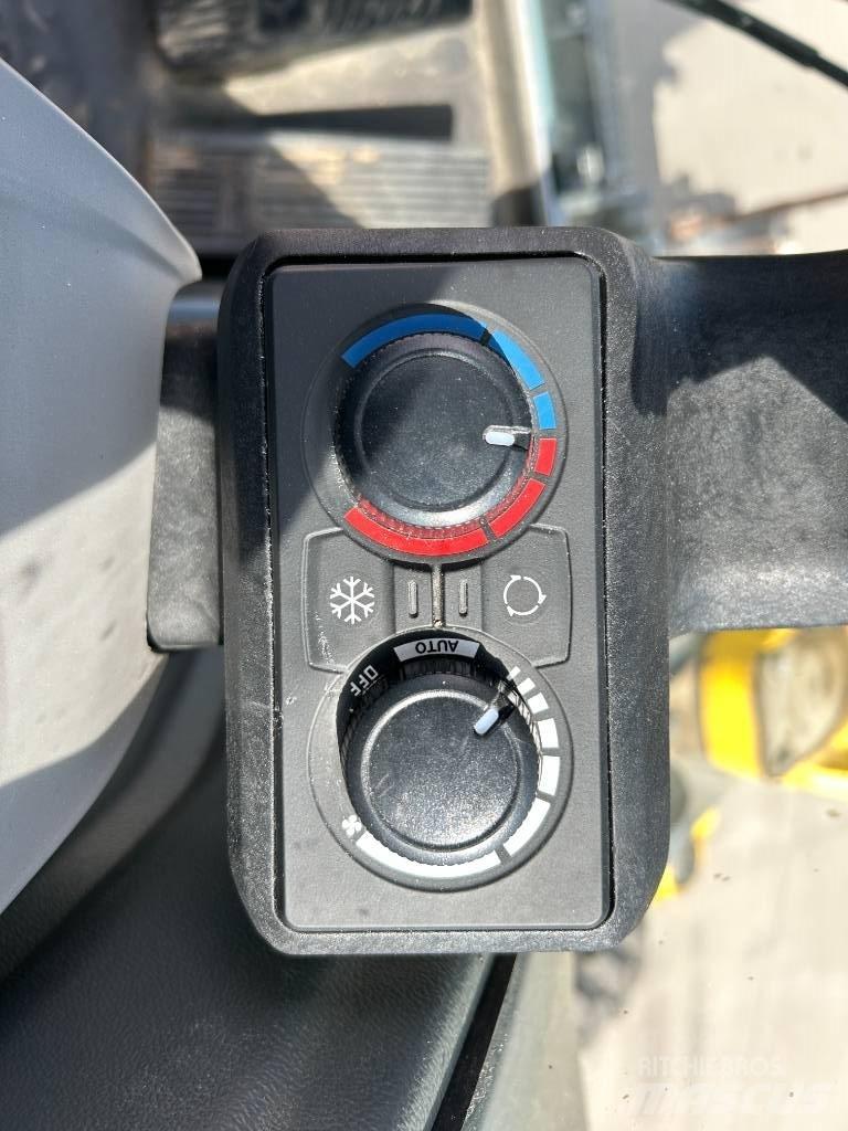 Wacker Neuson EW 100 Gumikerekes kotrók