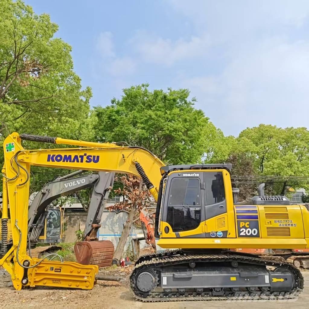 Komatsu PC 200 Lánctalpas kotrók