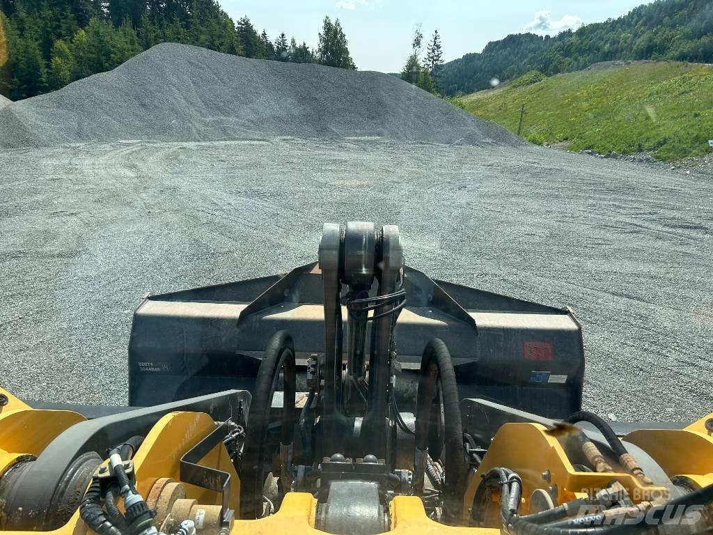 Volvo L 180 H Gumikerekes homlokrakodók