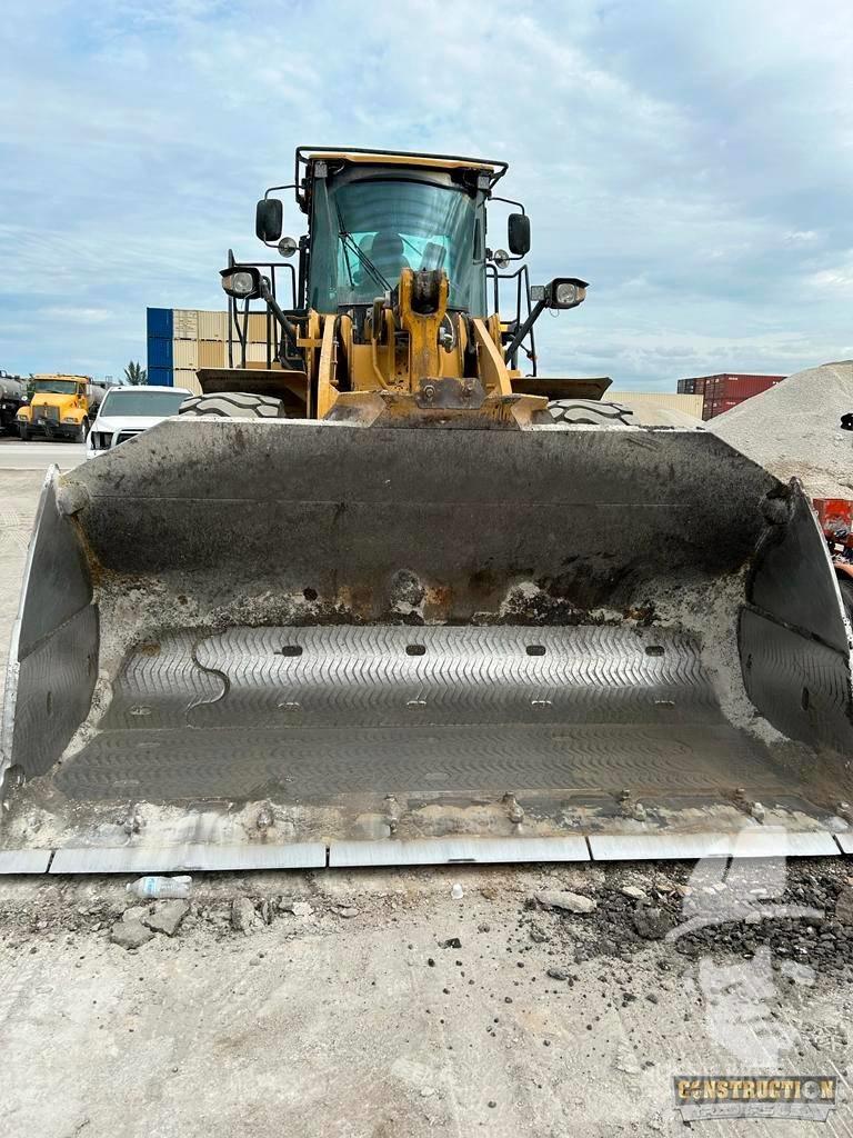 CAT 966 K Gumikerekes homlokrakodók