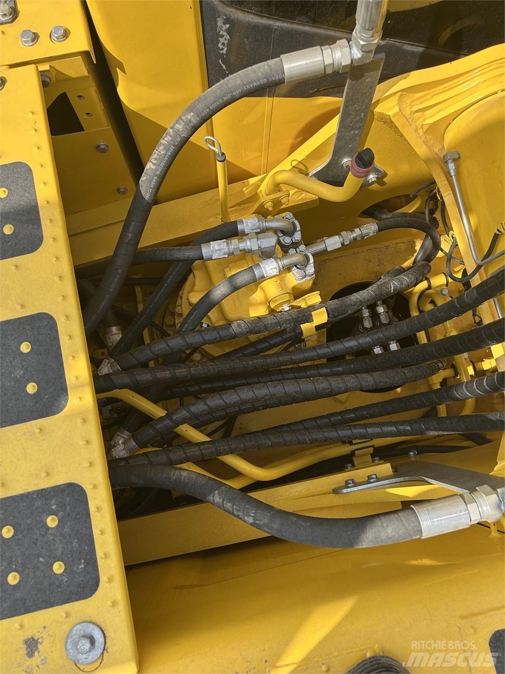 Komatsu PC 240 Lánctalpas kotrók