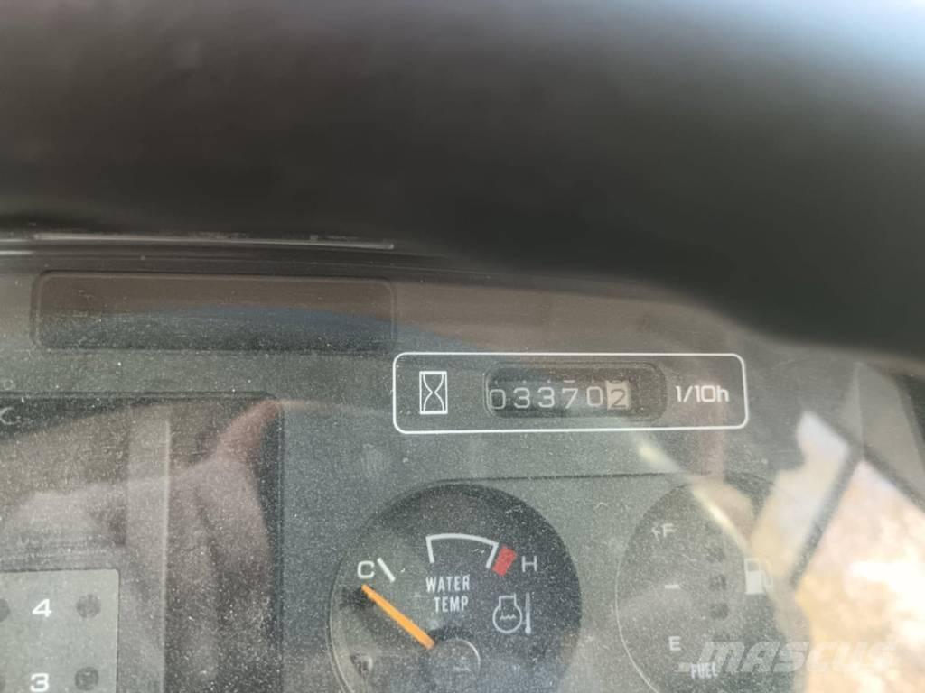 Hitachi ZW 370 Gumikerekes homlokrakodók